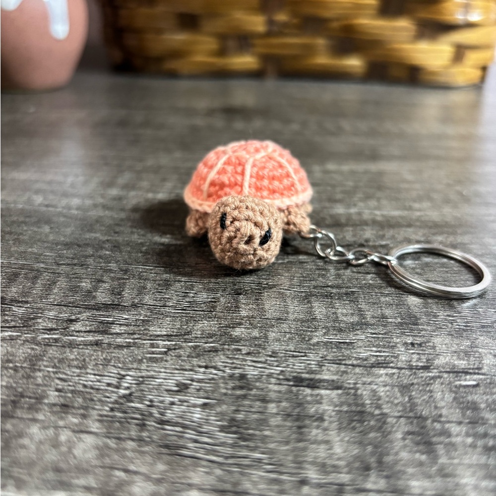 NEW Handmade Turtle Keychain with Peach Shell - Picture 5 of 5